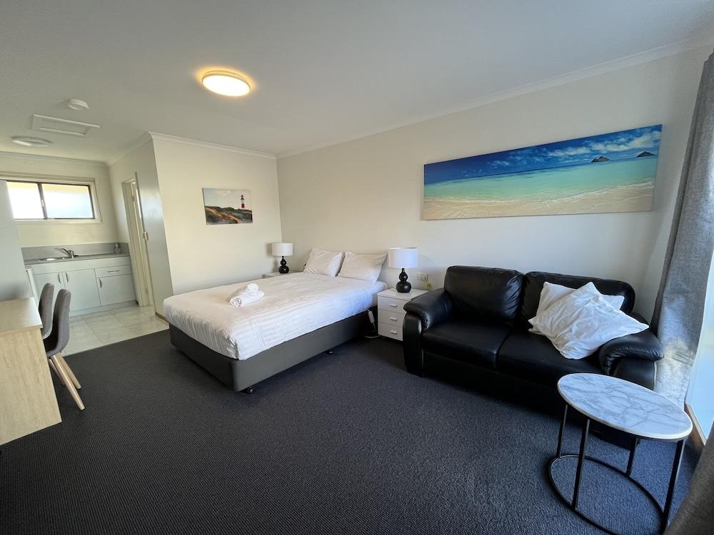 Seasonal South Motel & Function Centre Ulverstone Buitenkant foto